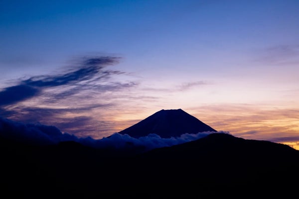身延山久遠寺で初詣・初日の出と相模湖畔で初湯ツアー
~有名宿坊のプチお節料理の朝食付~2